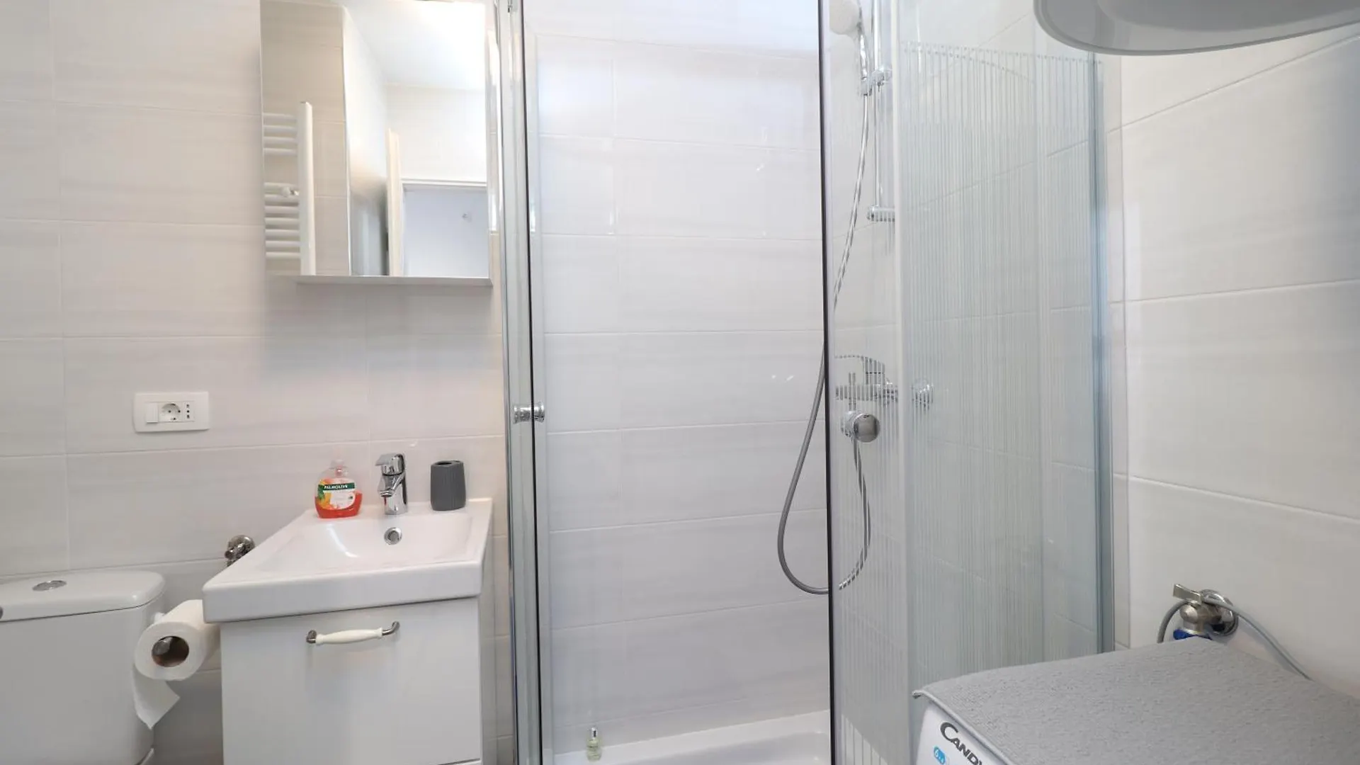 Santa Monica Studio Apartment Lovran