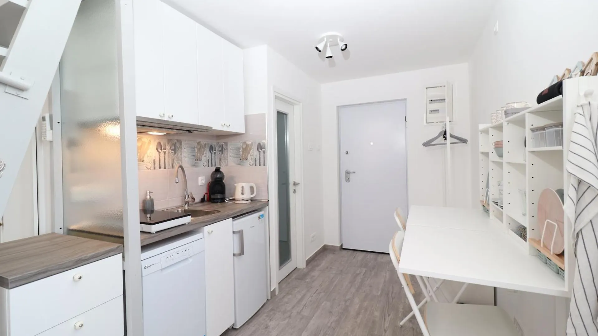 Santa Monica Studio Apartment Lovran Croatia